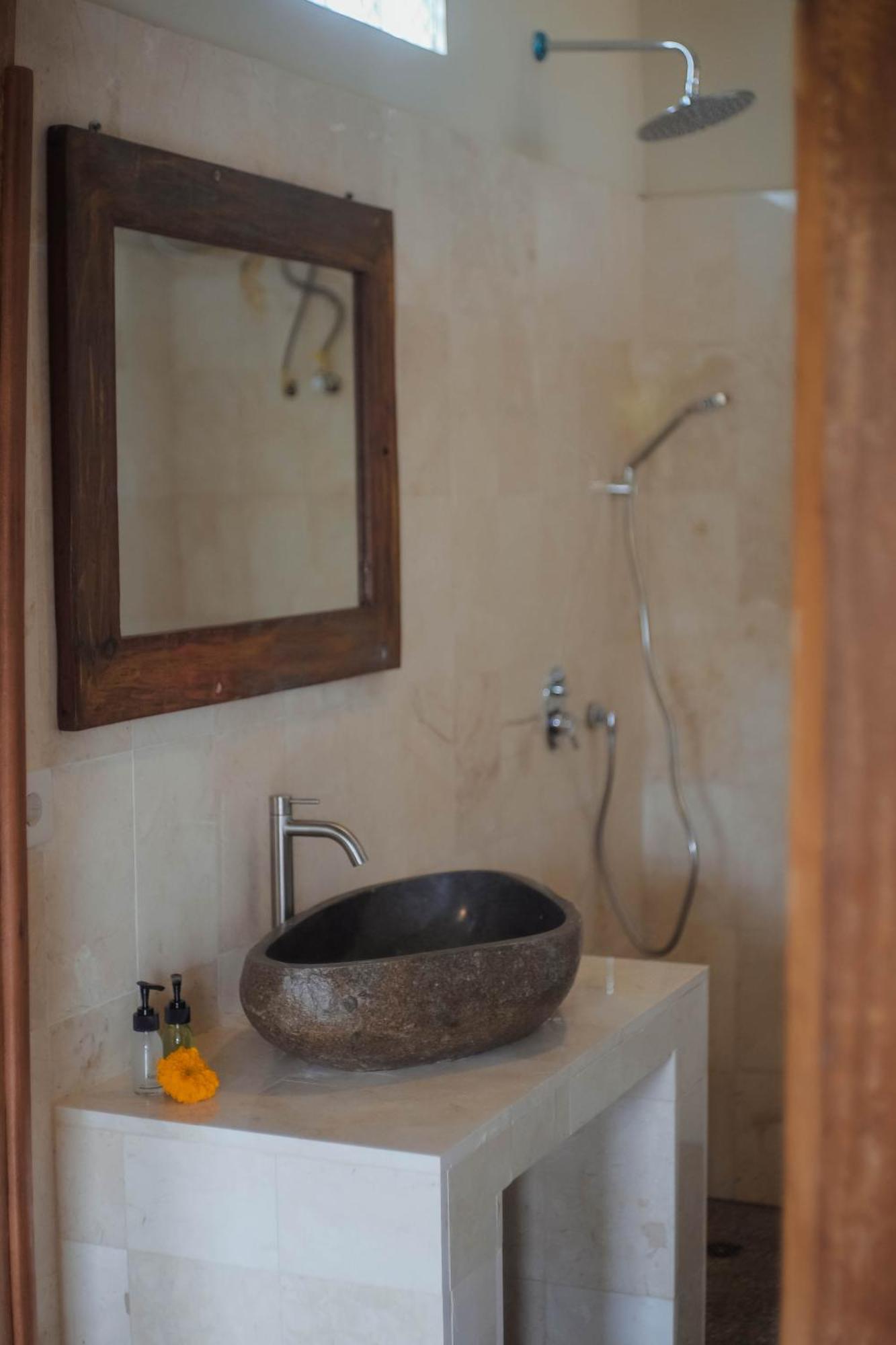 Nirwa 1 Ubud Guesthouse Экстерьер фото